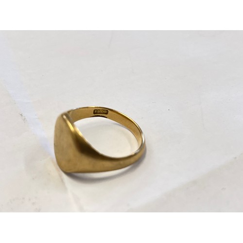 75 - A 22ct gold wedding ring, a 9ct gold ditto, an 18ct gold gents signet ring, a gold and silver dress ... 