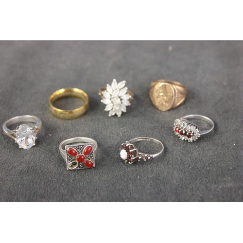 330 - Seven gent's and lady's dress rings, various, some a.f.