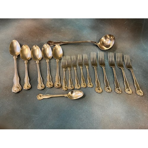 33 - A part suite of William IV silver thread and shell pattern table cutlery, comprising:- a basting spo... 