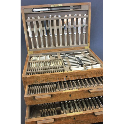 51 - A suite of Mappin and Webb silver plated and stainless steel cutlery, approx 147 pieces, in an oak A... 