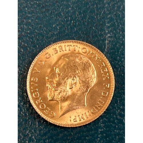 18 - A George V 1914 half sovereign.