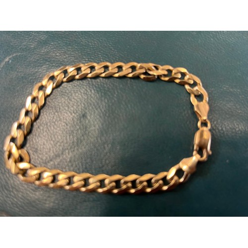 81 - A 9ct gold link bracelet, 21cm long, approx. 12g.