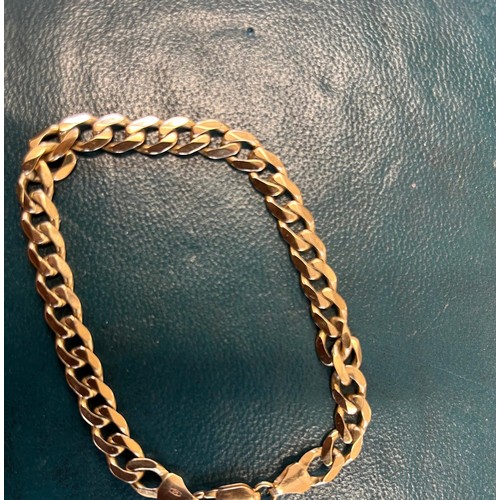 81 - A 9ct gold link bracelet, 21cm long, approx. 12g.