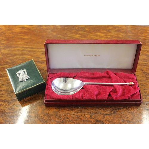 53 - An Elizabeth II silver seal top style spoon, maker Frances Logan, London 1993, dated on handle 13th ... 