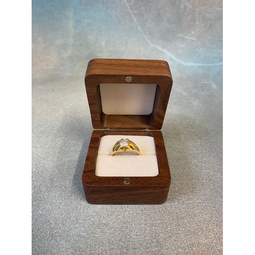 1 - An 18ct gold gent's signet ring, set a single diamond, approx. .92 carats, and approx. 6g, size Q.