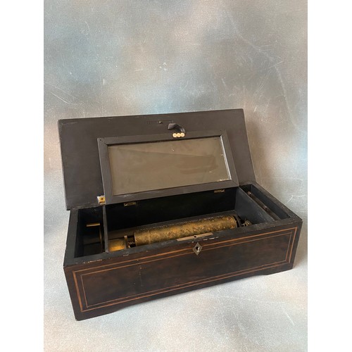 16 - A late 19th/early 20th century Swiss cylinder music box, the 20cm cylinder playing eight airs under ... 