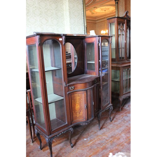 32 - An Edwardian display cabinet, 93cm wide, and a part cabinet a.f. broken side panel.