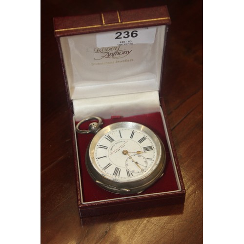 236 - A gent's open-faced key-wound pocket watch, the white enamelled dial inscribed 