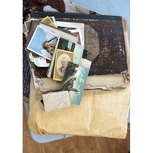 152 - Four albums of mixed postcards, including advertising and British and world locations, albums not fu... 