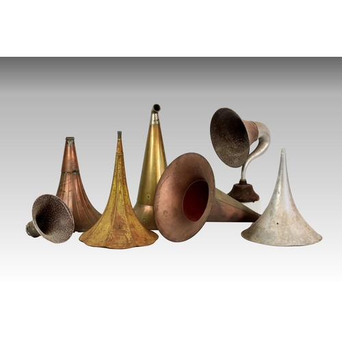 217 - A small collection of various gramophone and phonograph horns for restoration, to include large copp... 