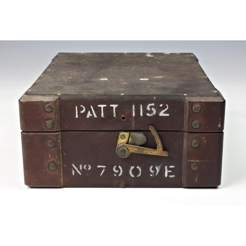 1013 - WWII period Pattern 1152 Azimuth Circle navigation instrument, serial No. 7909E., in original box wi... 