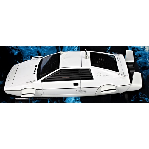 2 - Auto Art & Beanstalk diecast 1/18 scale collectors models - James Bond 007, comprising of THE SPY WH... 