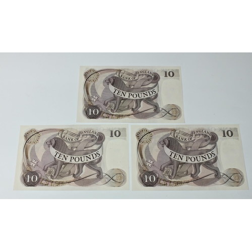 3026 - BRITISH BANKNOTES - Bank of England Ten Pounds, c. 1971, prefix M11 replacement notes, three consecu... 