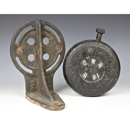 314 - Railwayana - GWR Great Western Railway - cast iron signal weight, of circular form, the inner reads ... 
