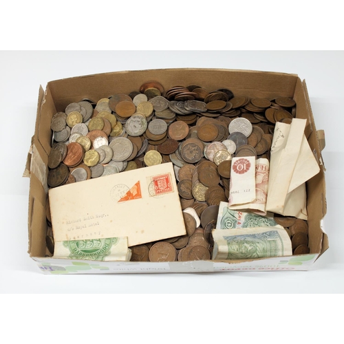 330 - A large collection of vintage / antique coinage, mainly one penny & half Penny pieces, together with... 
