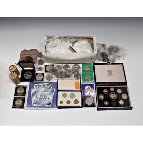 337 - A large collection of vintage Guernsey and British coinage, comprising a Royal Mint Bailiwick of Gue... 