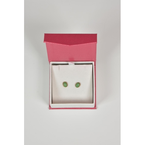 925 - A pair of 9ct yellow gold and jade stud earrings,