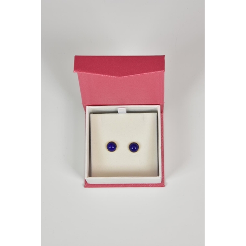 940 - A pair of 9ct gold and lapis lazuli stud earrings,