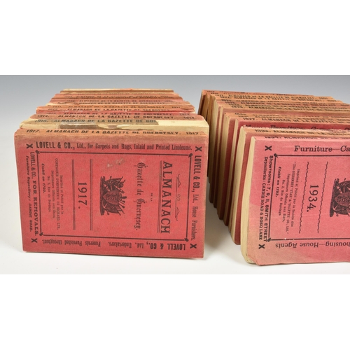 588 - Almanach de la Gazette de Guernesey - Thirty Two (32) issues from 1900-1934, a broken run, lacking i... 