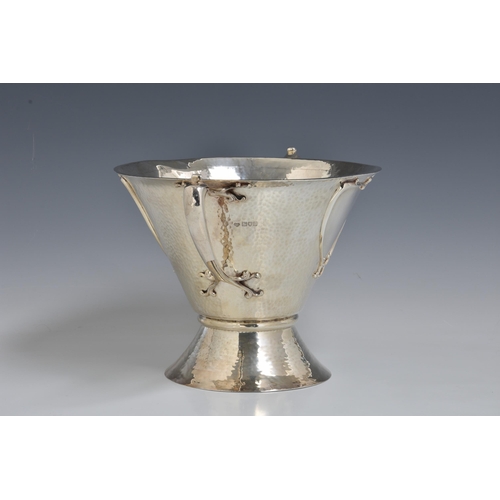 125 - A rare Art Nouveau planished silver centrepiece / twin handle trophy bowl, Goldsmiths & Silversmiths... 