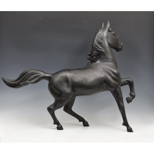 1489 - A large Chinese patinated bronze sculpture of a horse / stallion, first half twentieth century, mode... 