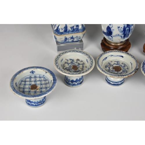 1513 - A group of Chinese blue and white porcelain, comprising six Thai market offering stem dishes, variou... 