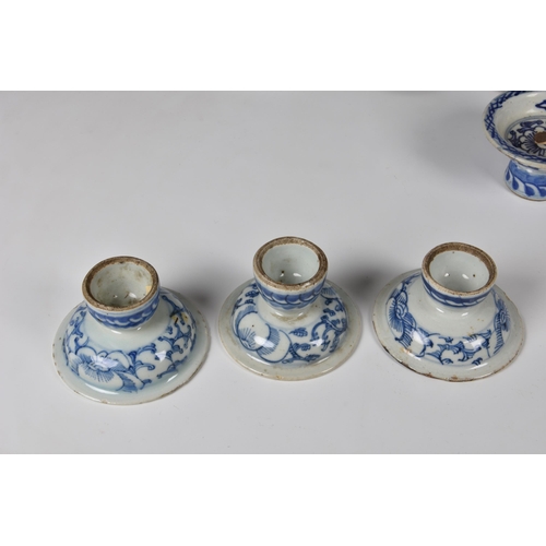 1513 - A group of Chinese blue and white porcelain, comprising six Thai market offering stem dishes, variou... 