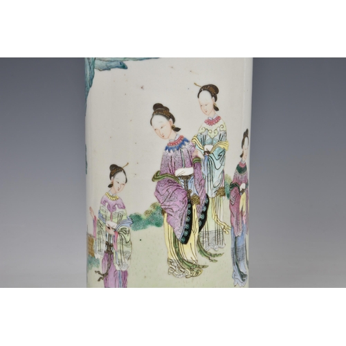 1523 - A Chinese porcelain famille rose sleeve vase, probably early 19th century, finely painted with five ... 