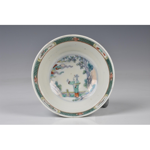 1545 - A Chinese porcelain doucai phoenix bowl, four character seal mark, probably 19th century, with round... 