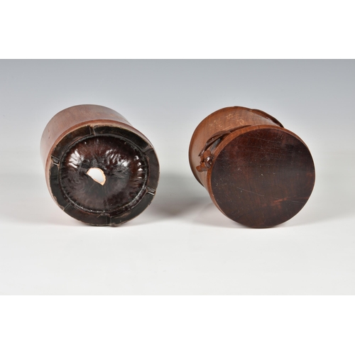 1552 - Two Chinese carved wooden brush pots, 20th century, one in bamboo, delicately carved with with a pai... 