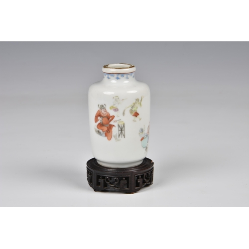 1559 - A Chinese famille rose porcelain miniature vase of large snuff bottle, probably early 20th century, ... 