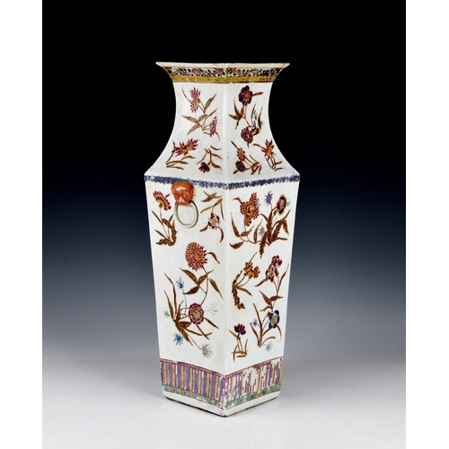 1656 - A Chinese porcelain famille rose square baluster vase, probably early 20th century, iron red four ch... 