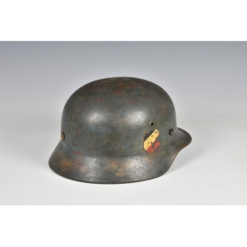 1817 - A WWII German Army (Heer) M-35 Double Decal steel combat helmet, greyish-blue, original army silver ... 