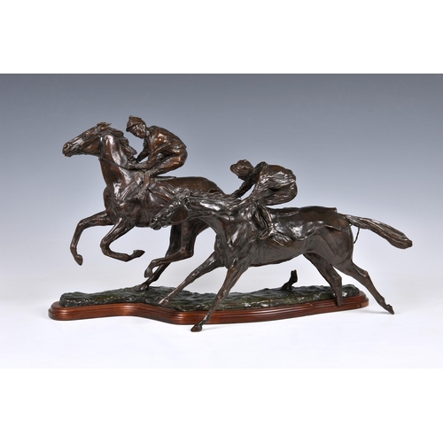 1979 - Caroline Wallace (British, 20th century) - a bronze race horse figural group "Fast Work", ... 