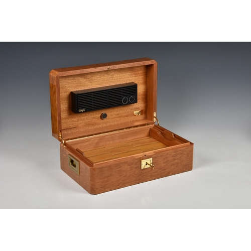 1990 - A fine quality Davidoff Eucalyptus No.4 Humidor, c.2012, serial no. 35070, for 100 cigars, rectangul... 