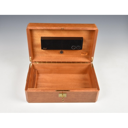 1990 - A fine quality Davidoff Eucalyptus No.4 Humidor, c.2012, serial no. 35070, for 100 cigars, rectangul... 