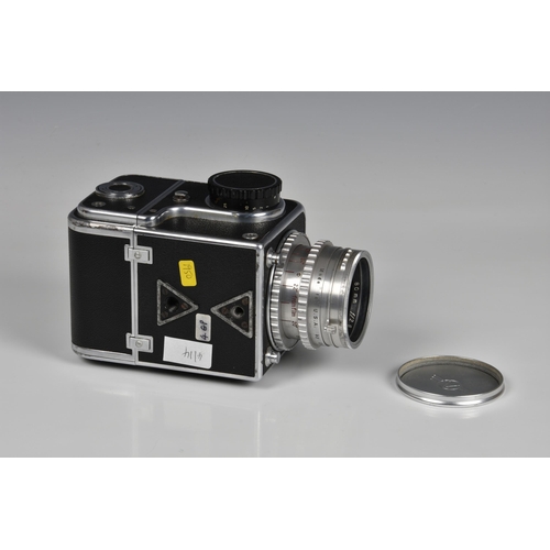 2091 - A Hasselblad 1000F Medium Format Body camera, Serial No. CP13833, film magazine, serial No. CP15507,... 