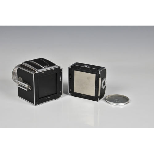 2091 - A Hasselblad 1000F Medium Format Body camera, Serial No. CP13833, film magazine, serial No. CP15507,... 