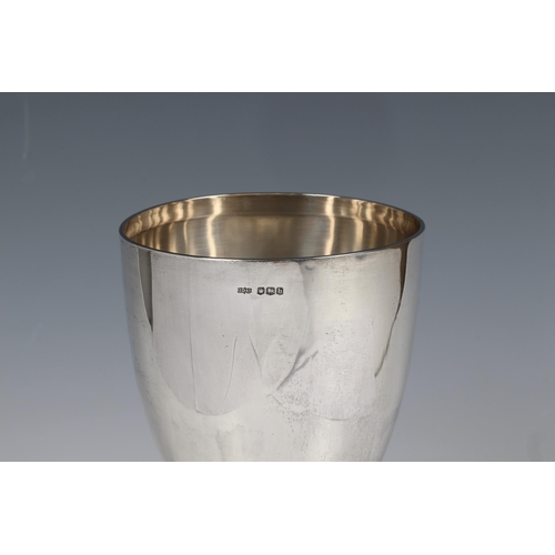 240 - A WWI period Royal Air Force related silver trophy cup, James Dixon & Sons Ltd, Sheffield 1919, insc... 