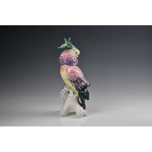 40 - A ceramic figure of a Cockatoo, probably Italian, late 20th century, unmarked, glazed earthenware, p... 