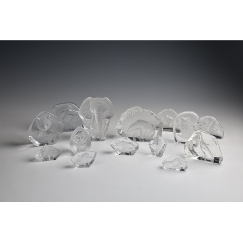 81 - Nine intaglio glass sculptures or paperweights by Mats Jonasson, Sweden, depicting animals including... 