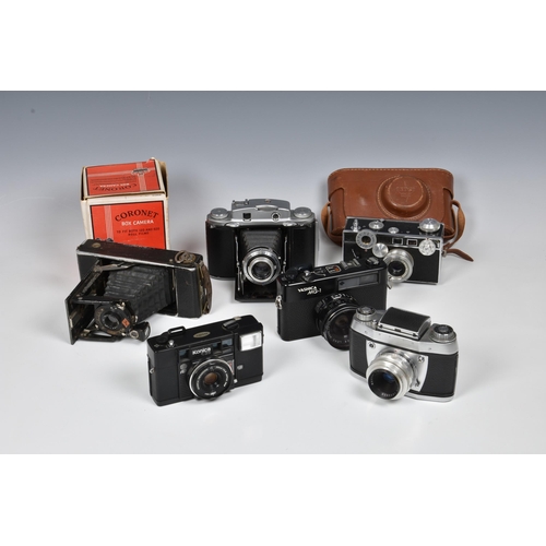 2114 - A collection of vintage cameras, to include a Ihagee Exakta SLR waist level, serial No. 137432, with... 