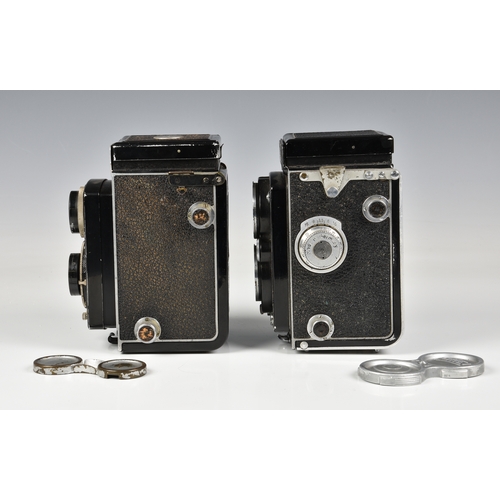 2095 - A Rolleiflex 3.5 camera, No. 1041633, with Xenar Schneider-Kreuznach F: 3.5 F=7.5cm Lens, No.1849947... 