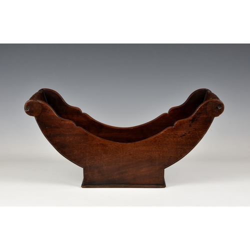 2004 - An early 19th century mahogany stilton cheese coaster, of typical open boat form, missing castors, 1... 