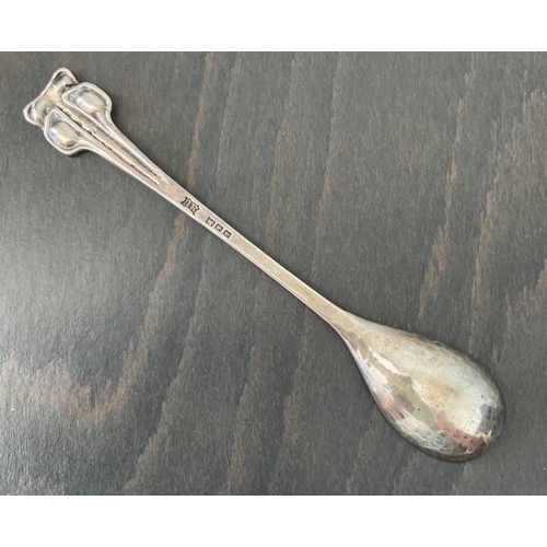 31 - An exceptional Omar Ramsden Arts & Crafts silver spoon, Omar Ramsden, London 1922, with planished, d... 