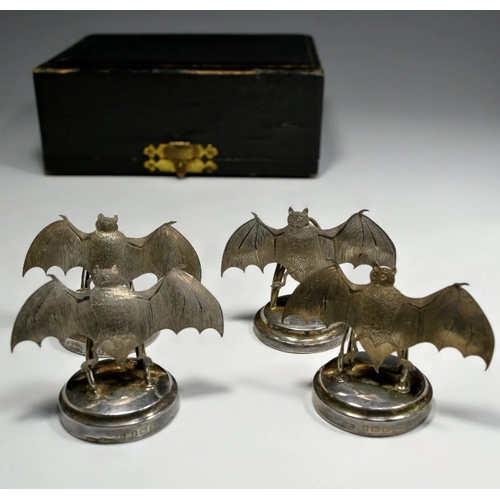 75 - A set of extremely rare George V novelty silver BAT menu / place card holders, William Davenport & C... 