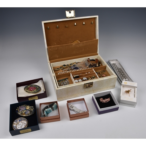 821 - A large collection of silver and costume jewellery, including a Bruce Russell silver Freesia brooch;... 