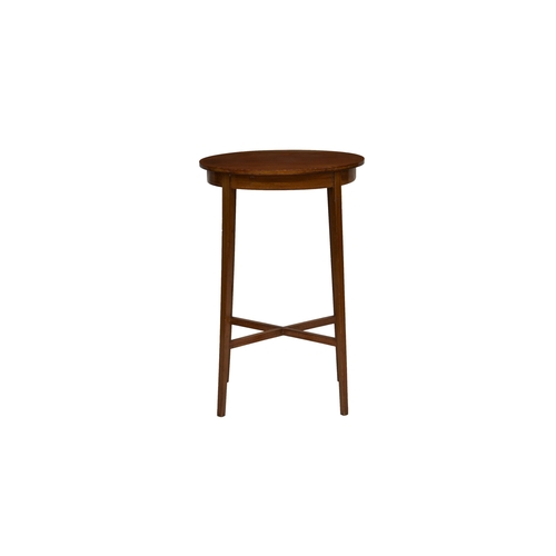 782 - An Edwardian oval mahogany and satinwood crossbanded occasional table, the oval top over a plain str... 