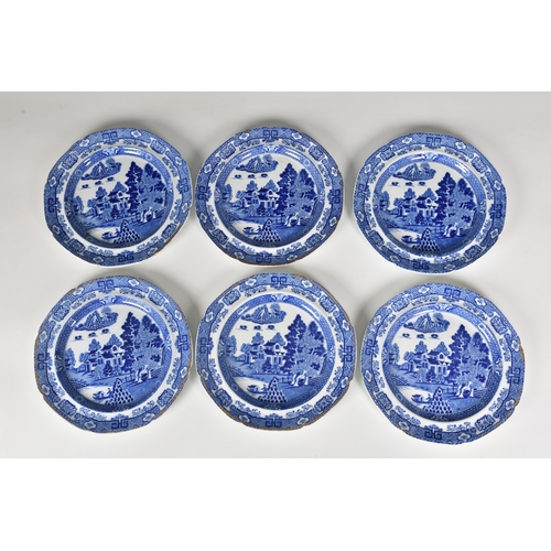 16 - A set of six blue and white pearlware plates, 19th century, of octagonal petalled form with gilt rim... 