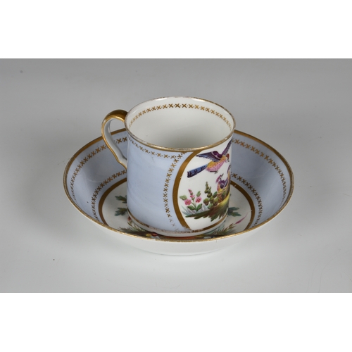 18 - A Spode porcelain coffee can and saucer, early 19th century, with painted reserves of exotic birds, ... 